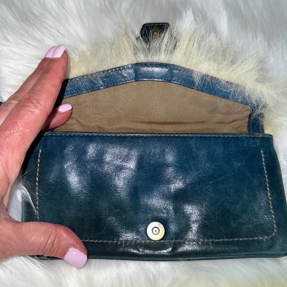 π₯π₯π₯RARE C O A C H wristlet- Blue Leather-white hair - Great Condition!!π₯π₯π₯ - Picture 7 of 12